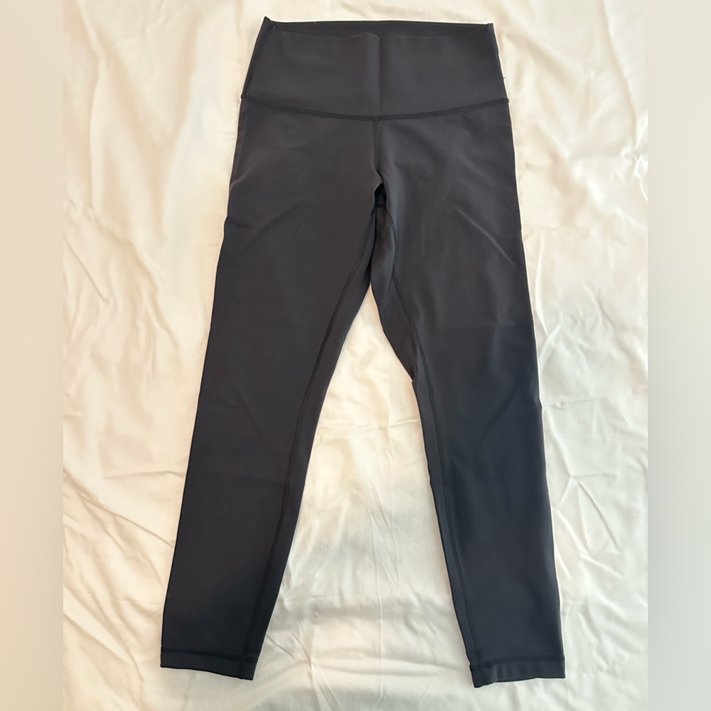 Lululemon Wunder Under High Rise Leggings. Size 6